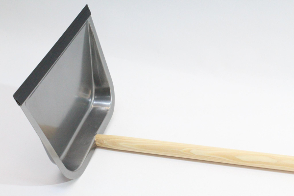 Kehrschaufel Metall lackiert, aufrechter Langstiel